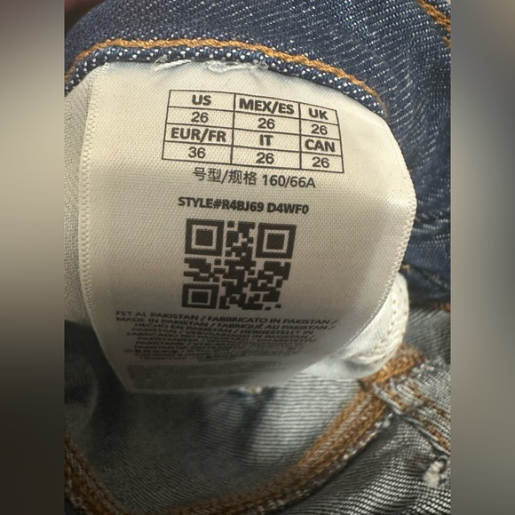 Guess Jeans straight size 26 New with tag - Picture 7 of 7